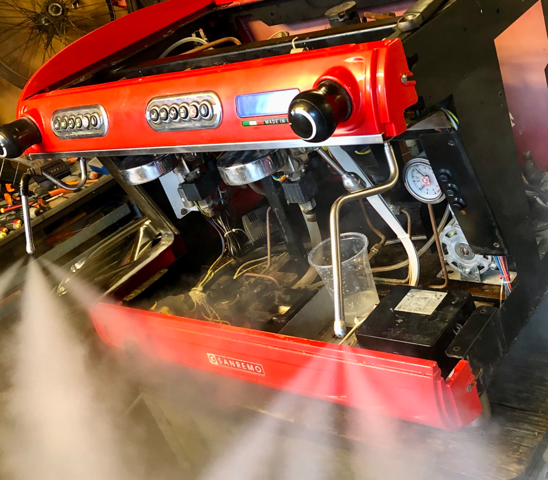 Espressoservice afkalkning af espressomaskine